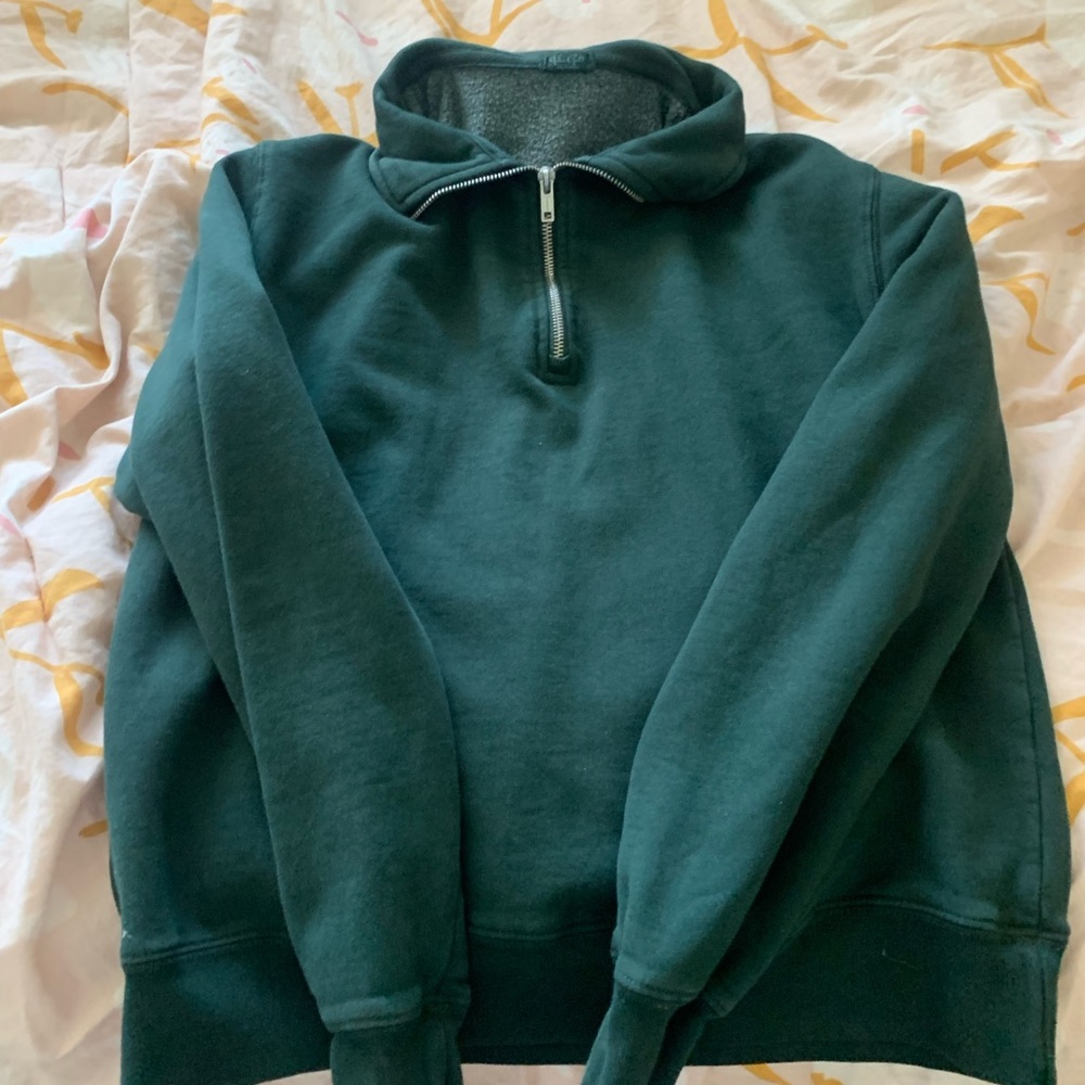 BRANDY MELVILLE SWEATER